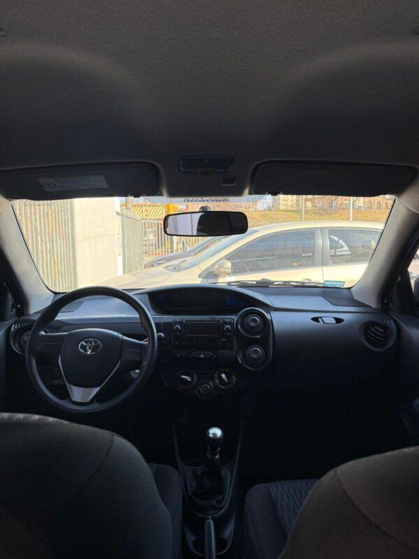 TOYOTA ETIOS 2023 - Imagen 7