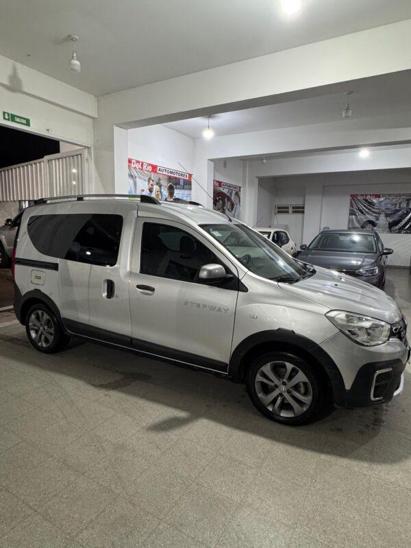 RENAULT KANGOO STEPWAY 2022 1.5 DIESEL - Imagen 2