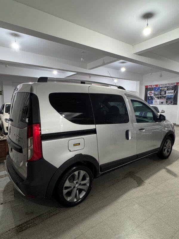 RENAULT KANGOO STEPWAY 2022 1.5 DIESEL - Imagen 3