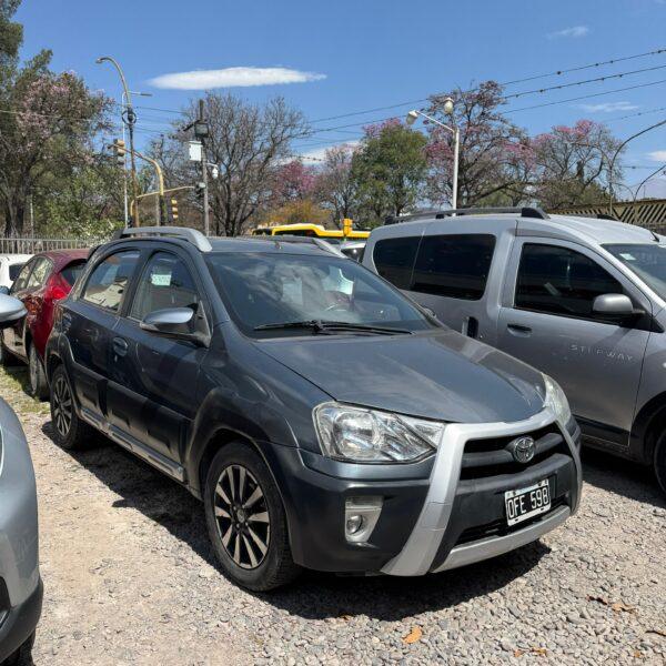 TOYOTA ETIOS CROSS 2014 1.5