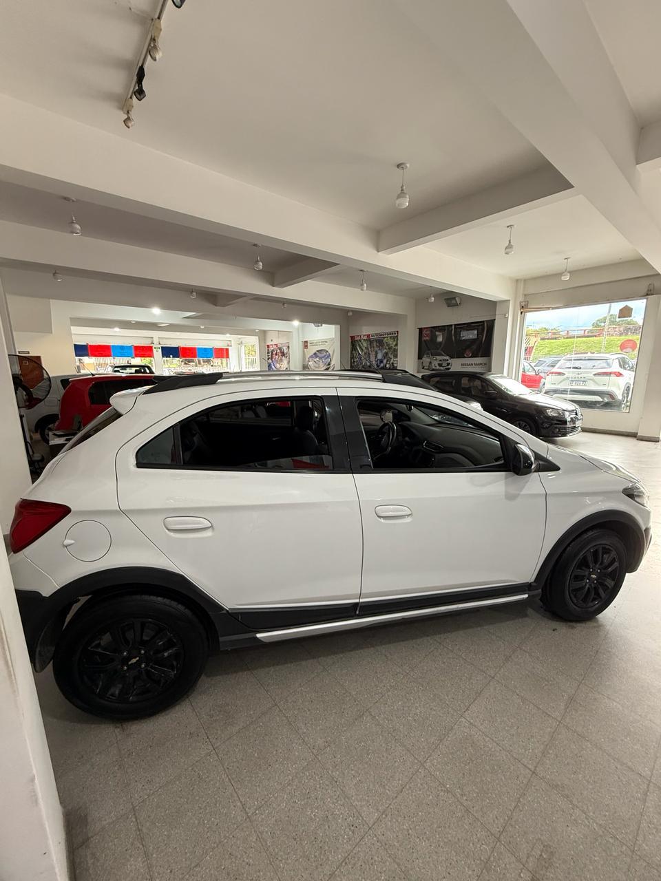 CHEVROLET ONIX 2018 ACTIV 1.4 FULL - Imagen 4