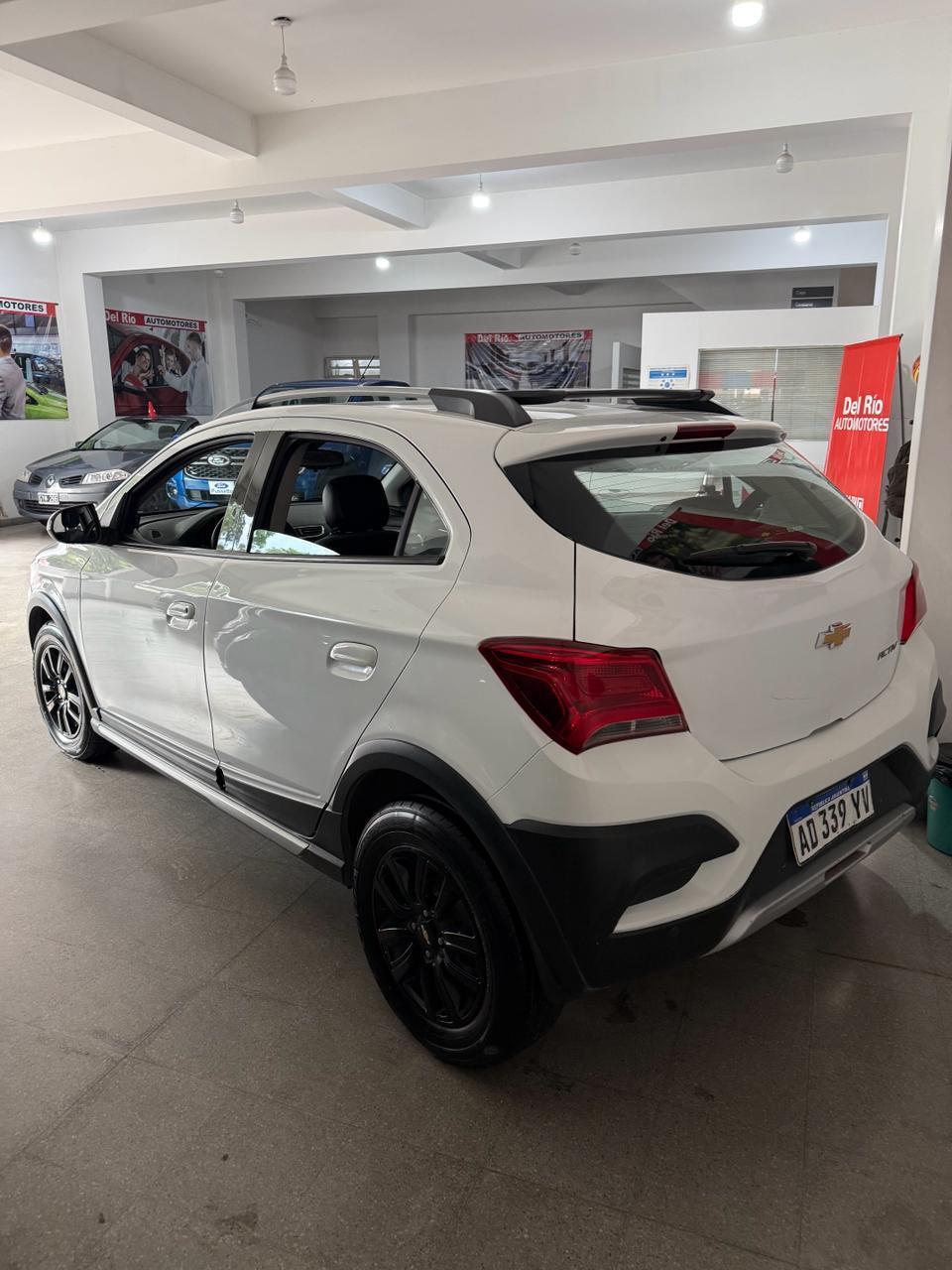 CHEVROLET ONIX 2018 ACTIV 1.4 FULL - Imagen 3