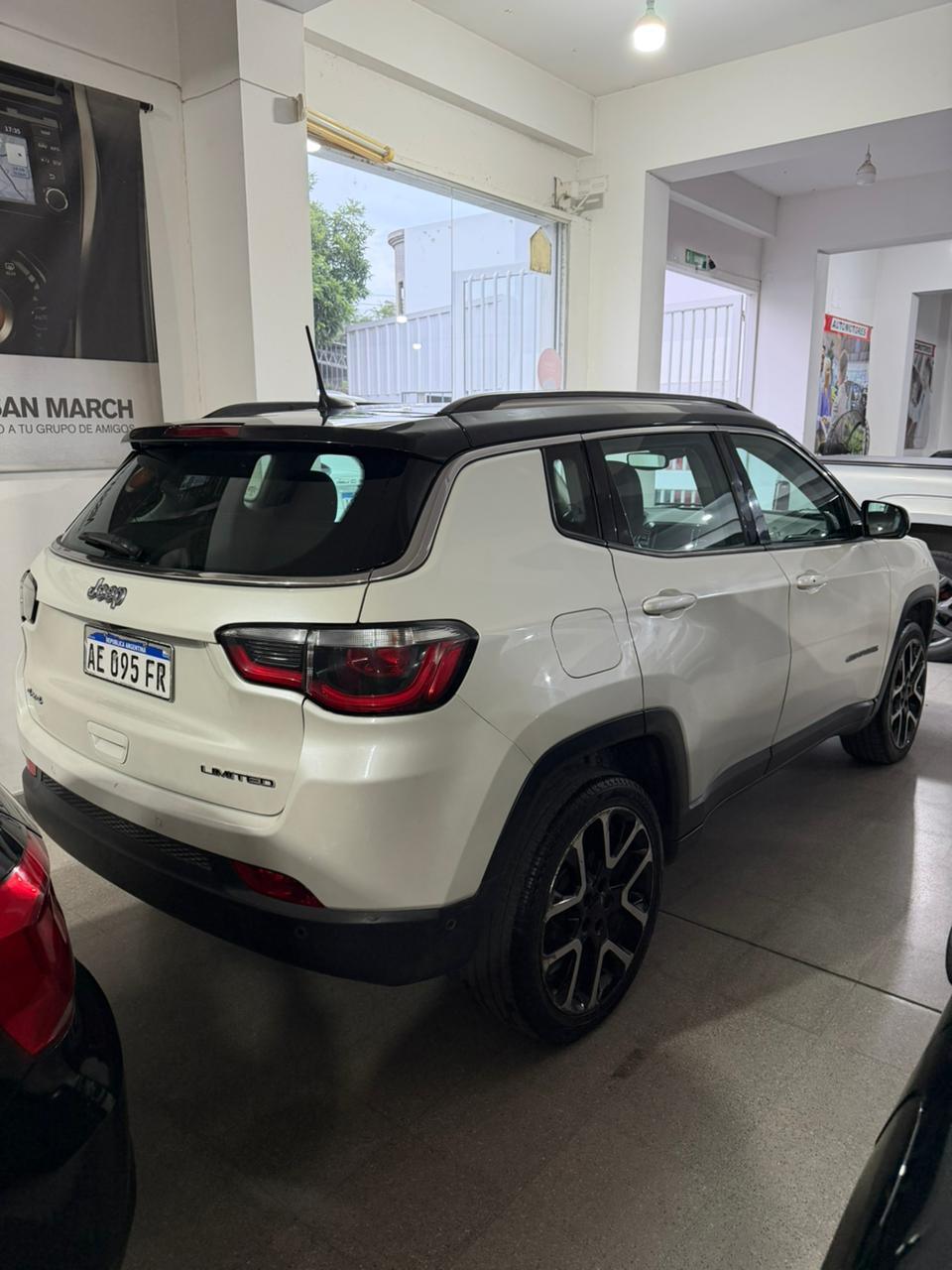 JEEP COMPAS LIMITED 4X4 AT9 2020 - Imagen 5