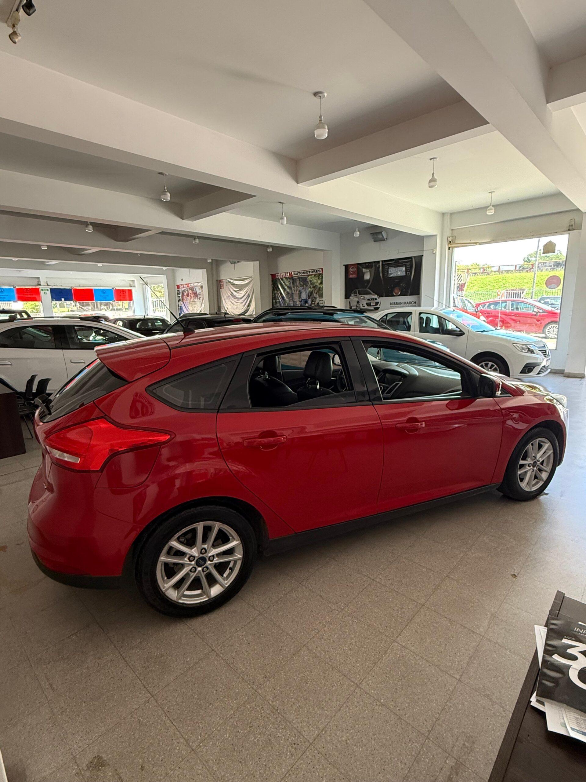 FORD FOCUS 2015 SE MT 2.0 5P - Imagen 4