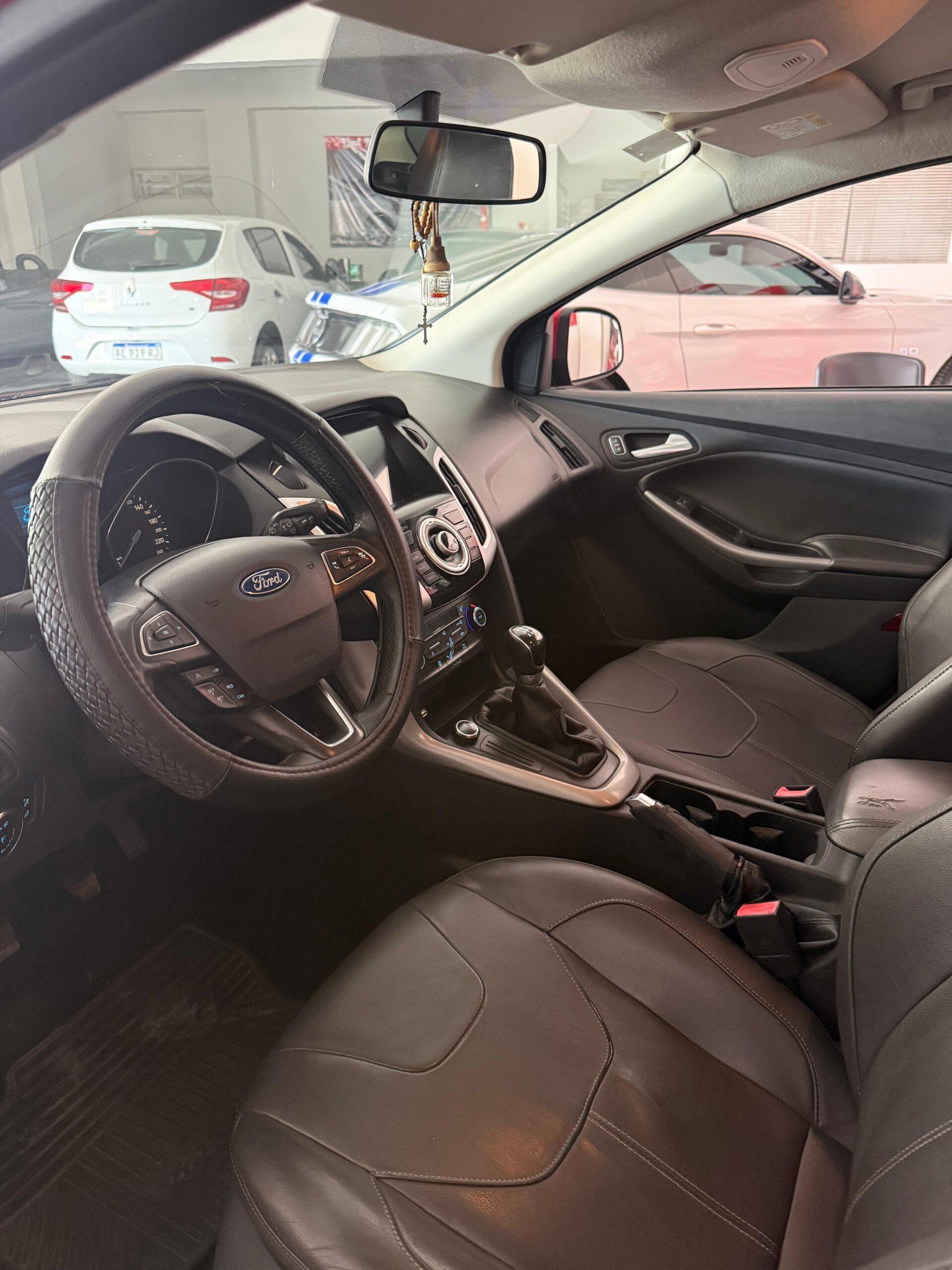 FORD FOCUS 2015 SE MT 2.0 5P - Imagen 5