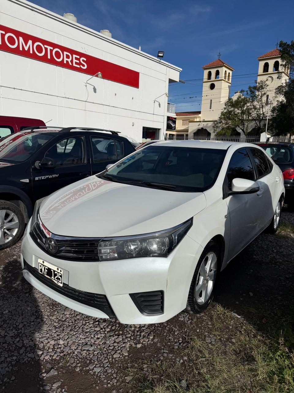 TOYOTA COROLLA XLI 2016 MT 1.8 - Imagen 2