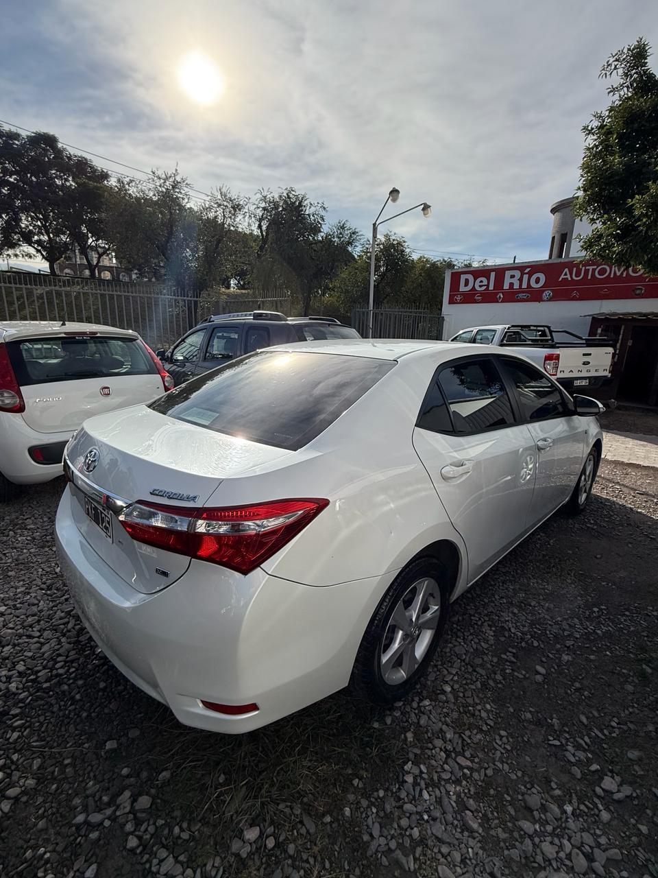 TOYOTA COROLLA XLI 2016 MT 1.8 - Imagen 5