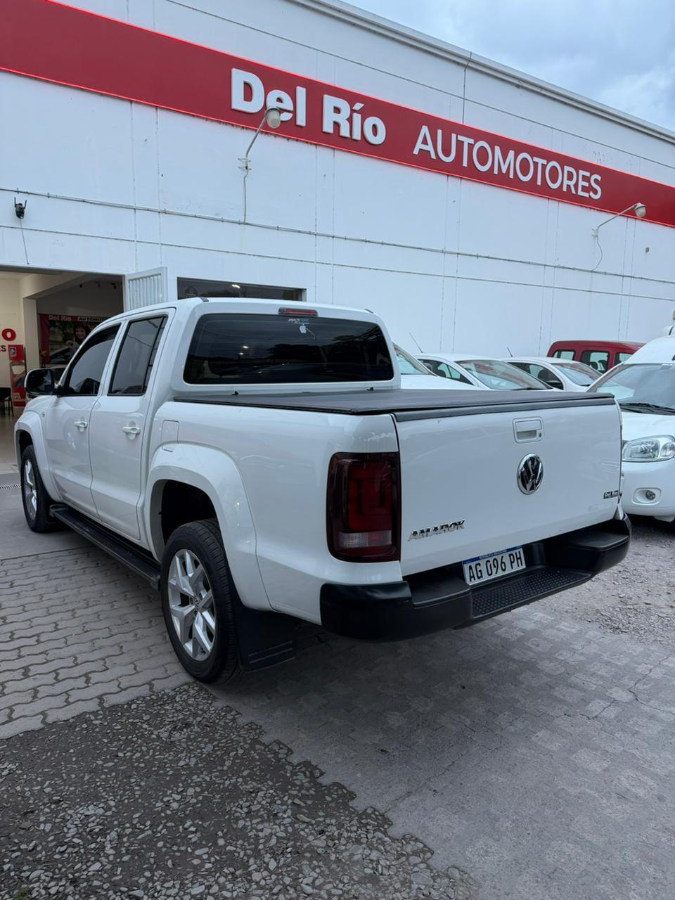 VOLKSWAGEN AMAROK 2023 COMFORT 4X2 MT - Imagen 3