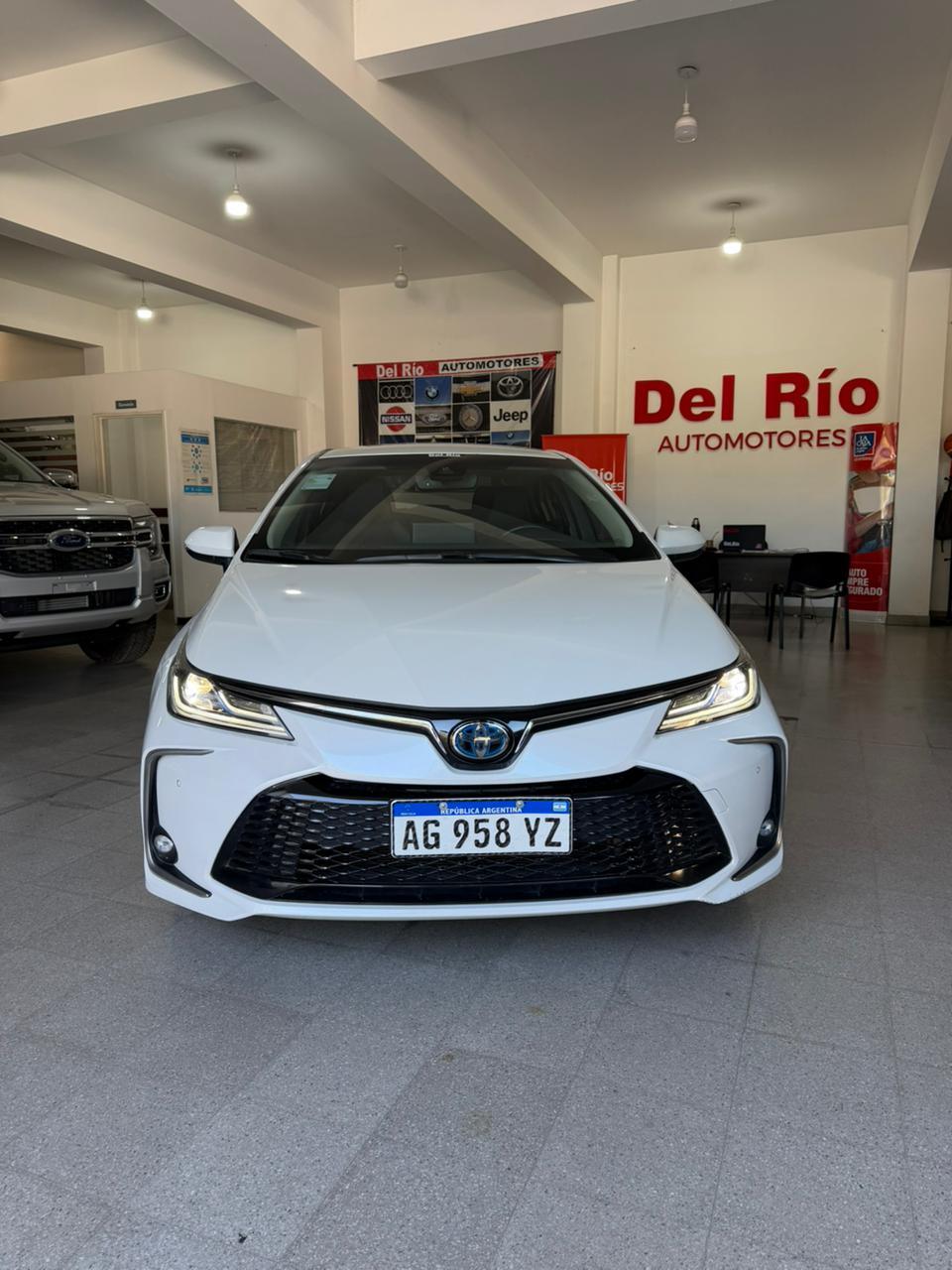 TOYOTA COROLLA 2025 XEI HIBRIDO AT - Imagen 2