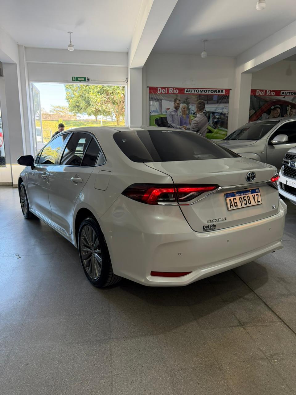 TOYOTA COROLLA 2025 XEI HIBRIDO AT - Imagen 4
