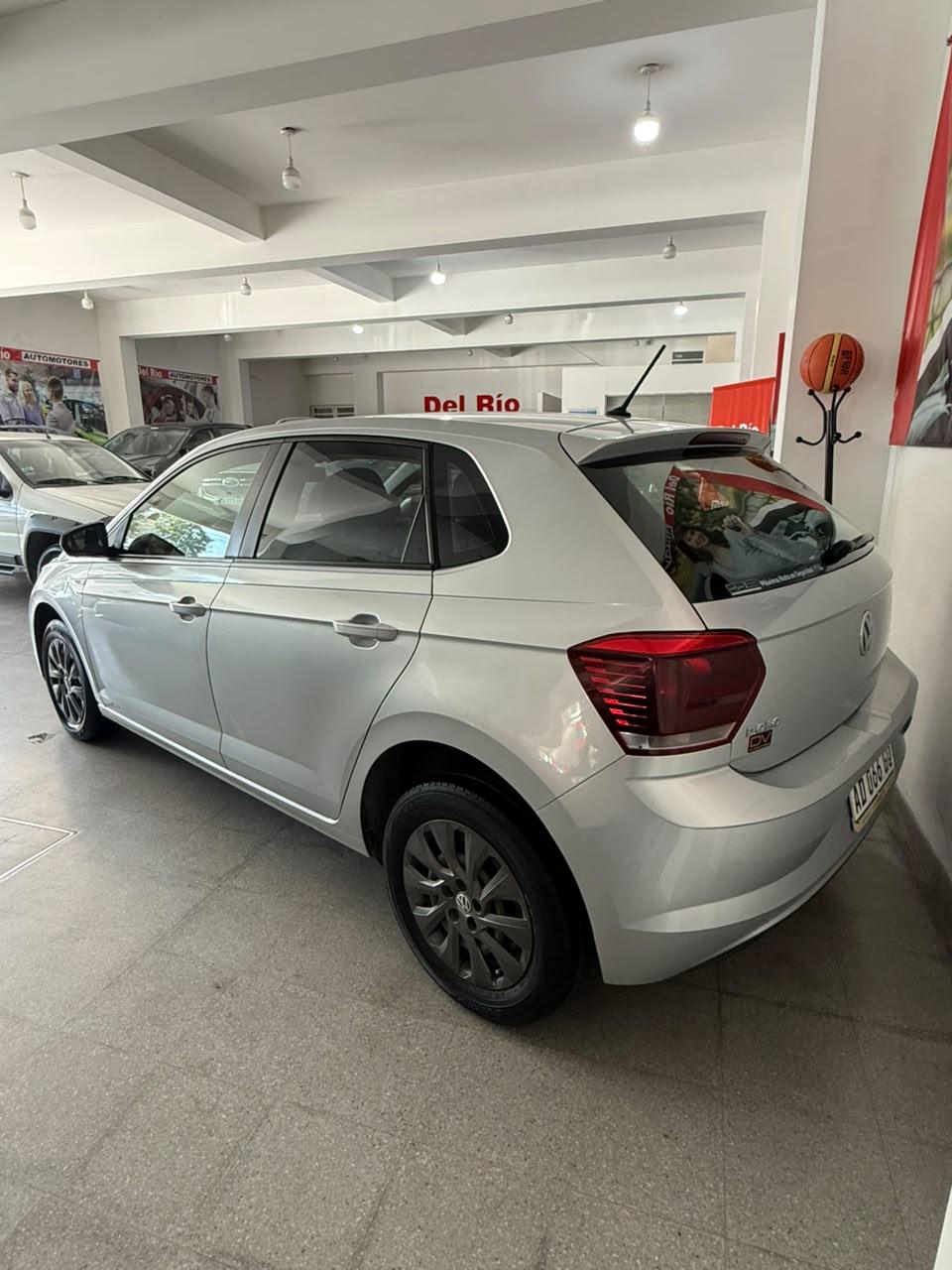 VOLKSWAGEN POLO TREND 1.6 AT 2018 - Imagen 3