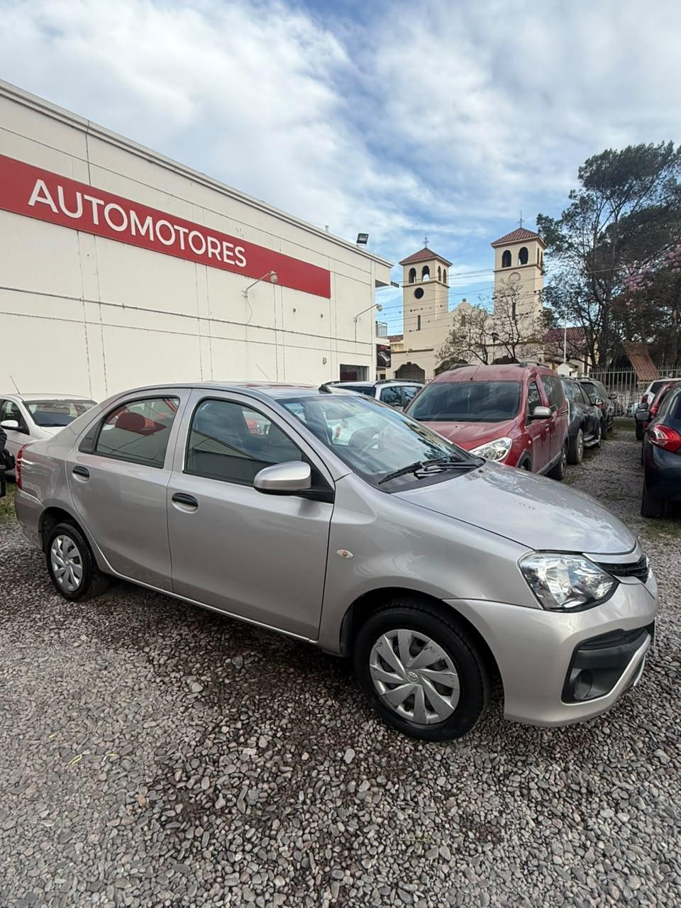 TOYOTA ETIOS 2018 XS 4P MT6