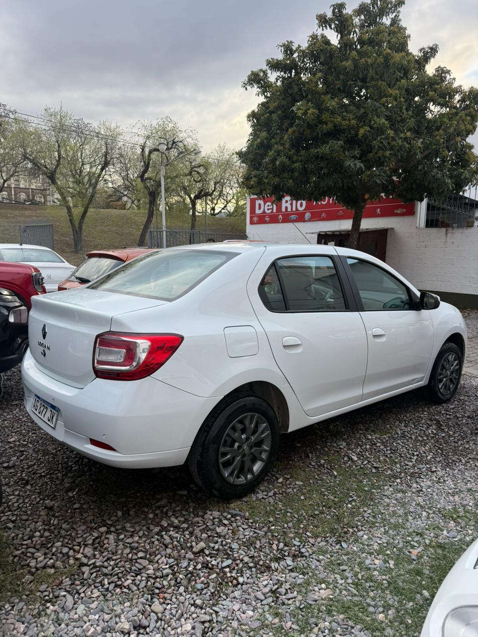 RENAULT LOGAN ZEN 2024 1.6 - Imagen 4