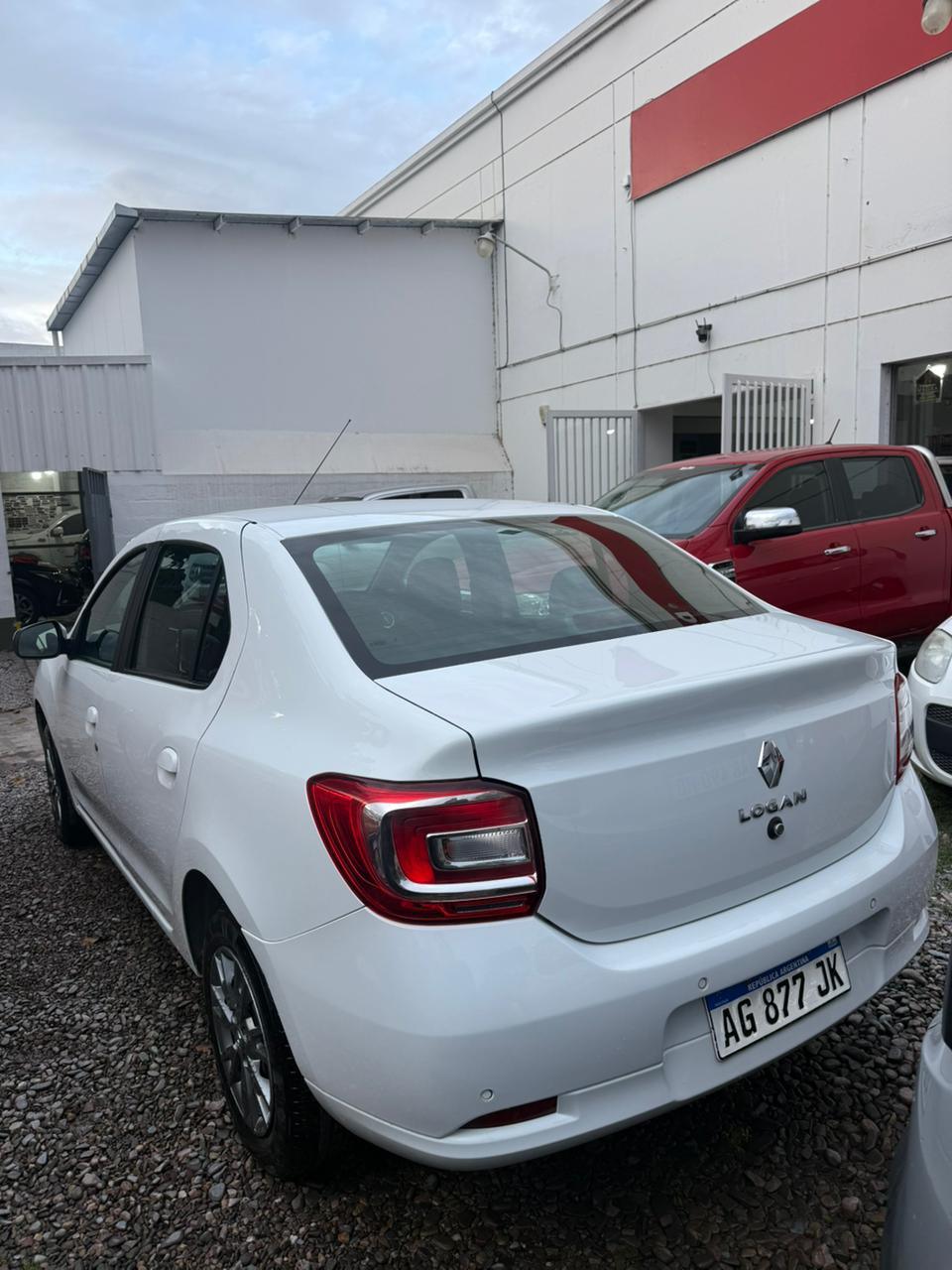 RENAULT LOGAN ZEN 2024 1.6 - Imagen 3