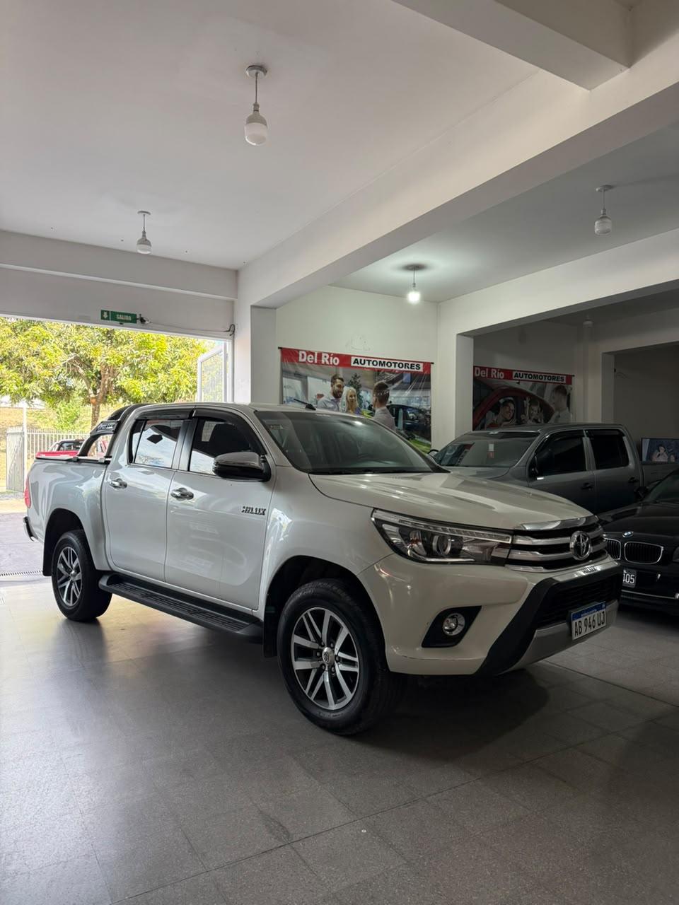 TOYOTA HILUX 2017 SRX AT 4X2 2.8TDI